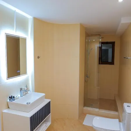 Sky Way Skk Luxury * Саранда